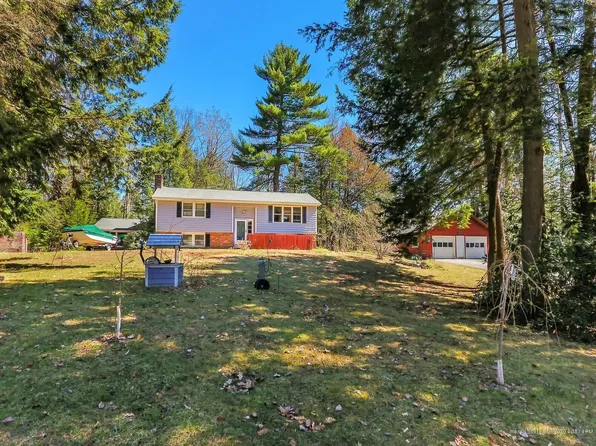 264 West Rd W, West Gardiner, ME 04345