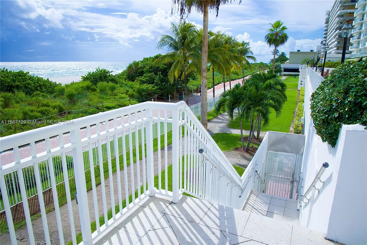 Building Photo - 5601 Collins Ave #1614