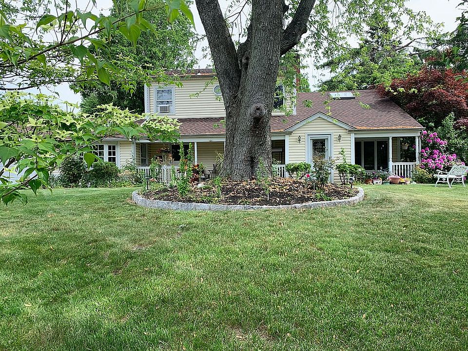 2nd image of 2 Sycamore Dr