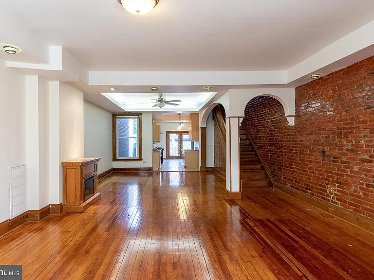 33 Randolph Pl NW — Photo 2
