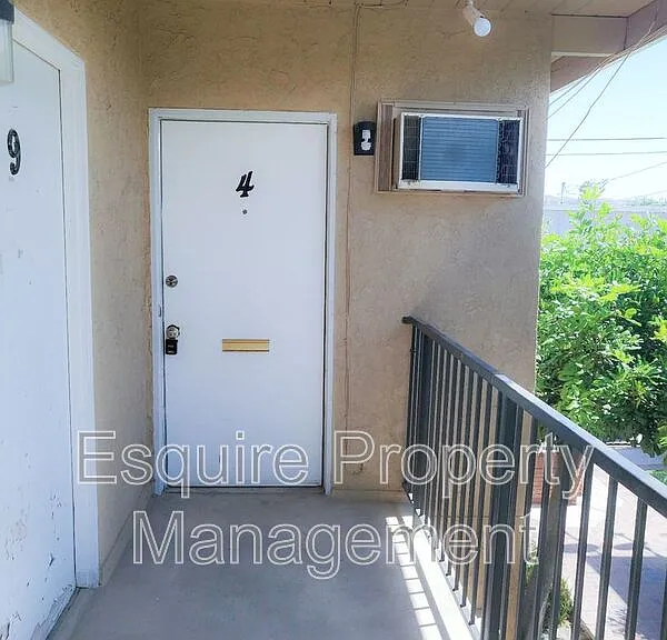 990 Ashland Ave #4 — Photo 2
