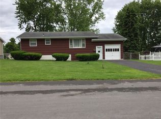 211 Gordon Pkwy, Syracuse, NY 13219