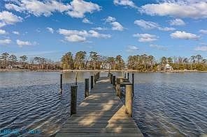 4th image of 419 Pelican Ln