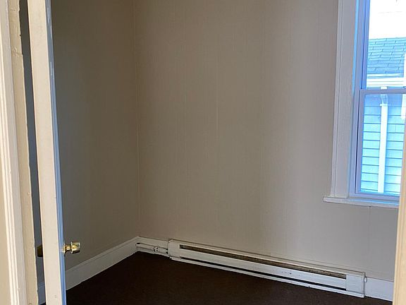 5th image of 36 Hoffman Pl APT 4