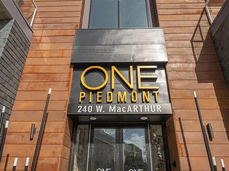 240 W Macarthur Blvd — Photo 38
