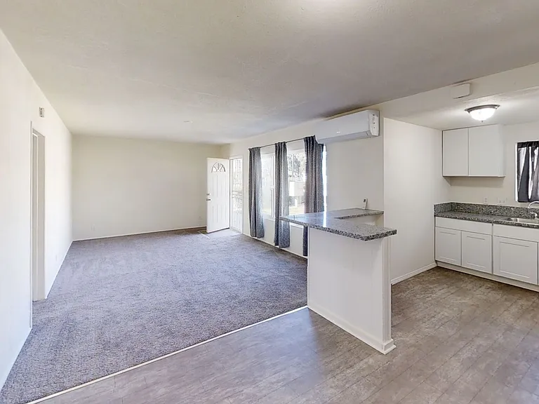 876 Wellwood Ave — Photo 4
