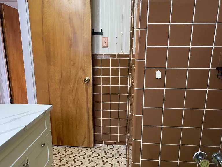 18270 Spring Ct S — Photo 13
