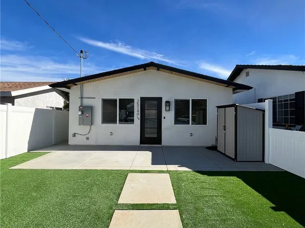 25240 Everett Dr #1/2, Newhall, CA 91321