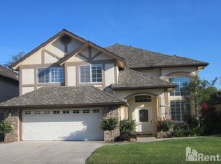 2888 W Kensington Ln, Fresno, CA