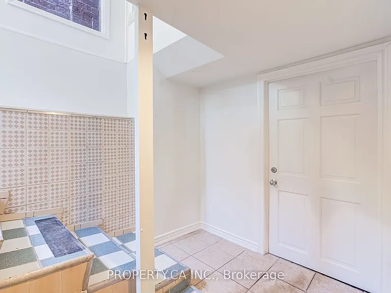 115 Emerson Ave #BASEMENT — Photo 7