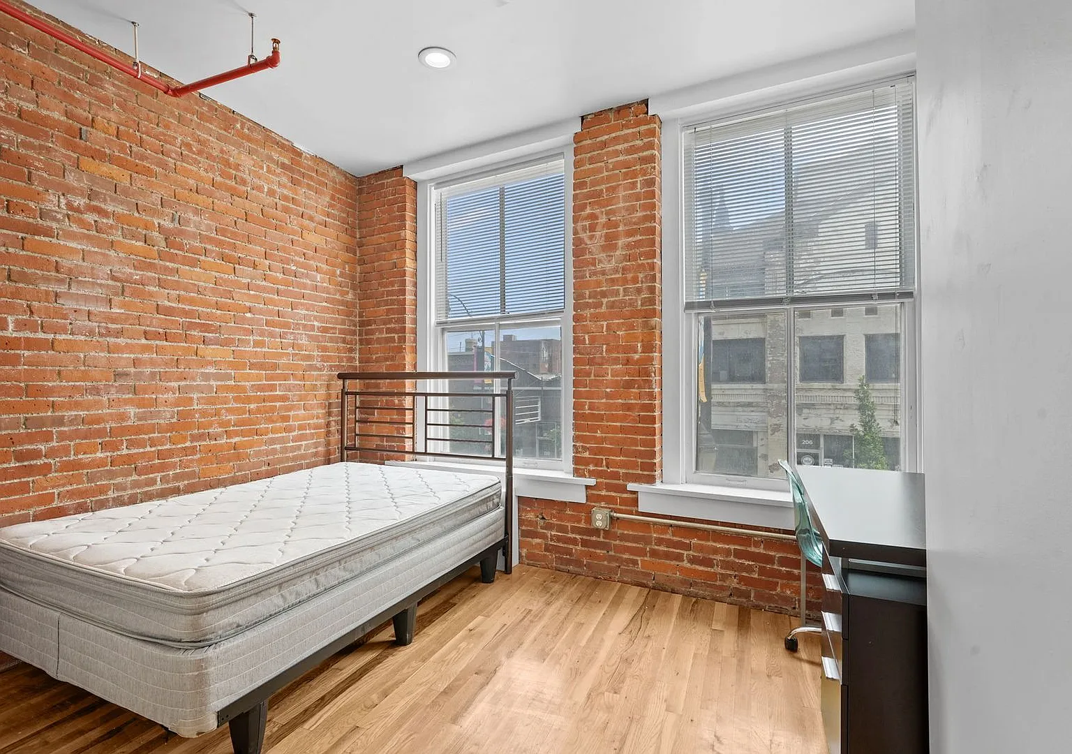 215 State St — Photo 4