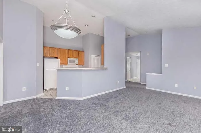 3033 Hunting Ridge Dr — Photo 15