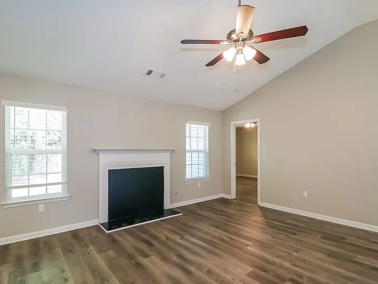 154 Fairhaven Trl — Photo 4