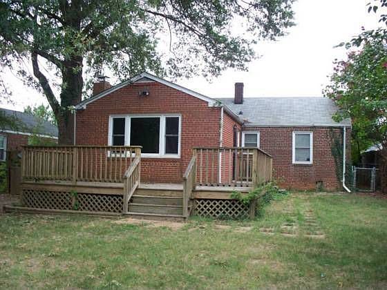 1st image of 5017 Clarence St