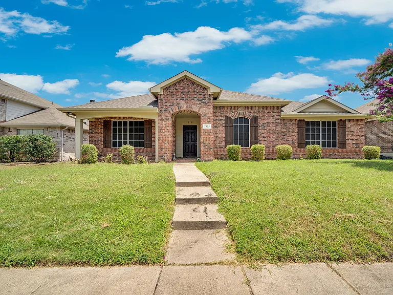 2135 Fair Weather Dr — Photo 1