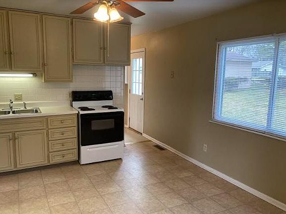 Kitchen /utility room /door to back yard