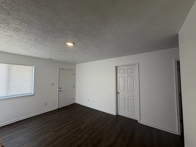 1632 N Exeter Ave — Photo 6