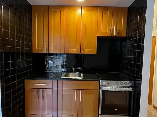 643 Broadway image 4 of 11