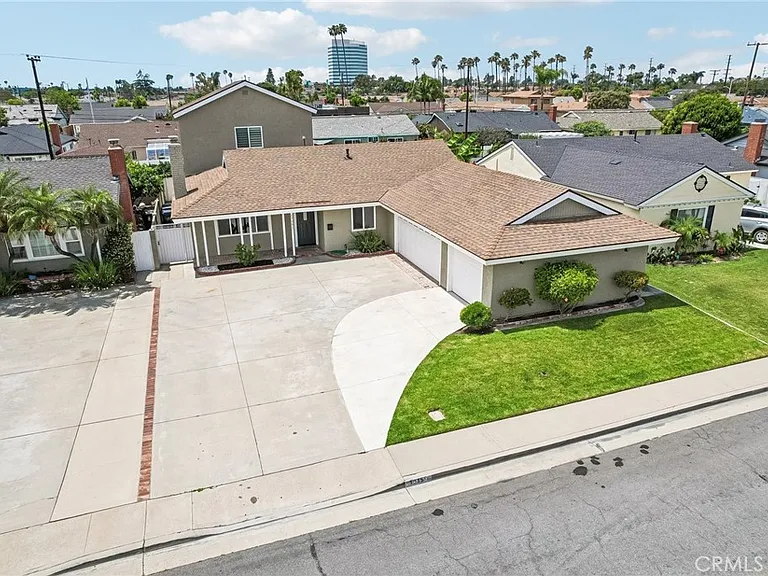 17151 Hague Ln — Photo 1