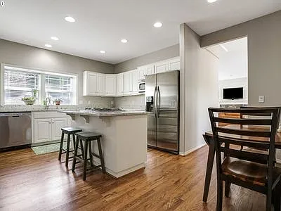 2073 Browning Ave S — Photo 43