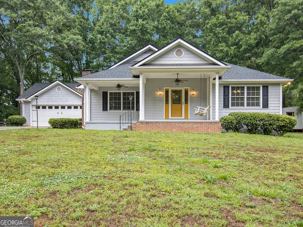 49 Pleasant St, Danielsville, GA 30633