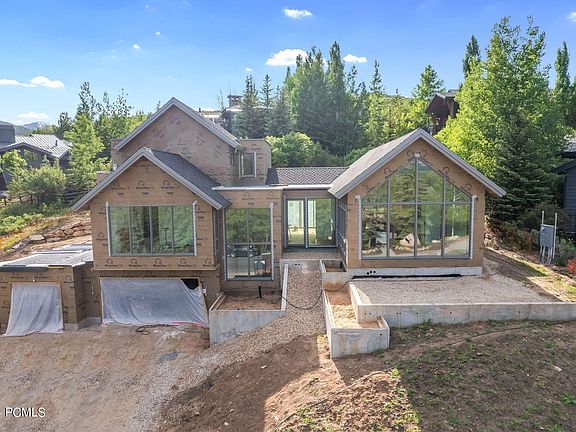 2nd image of 3127 Meadows Dr