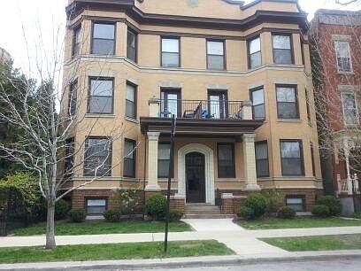 Well Maintained Vintage Exterior