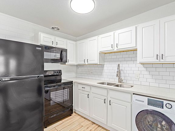 2nd image of 2503 E Clarendon Ave APT 9