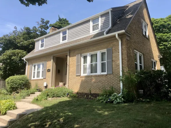 7112 West Lloyd STREET, Wauwatosa, WI 53213