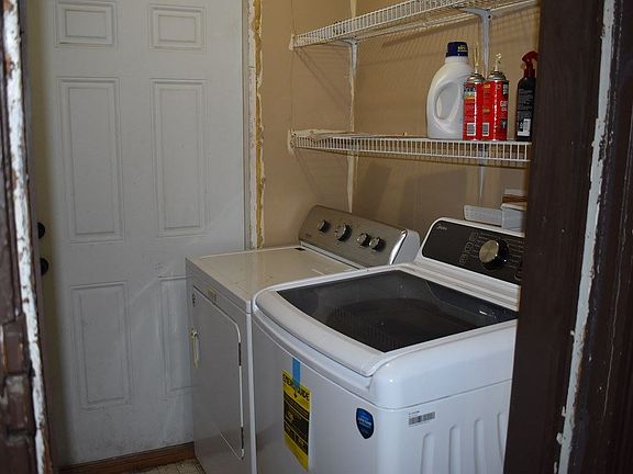 5th image of 812 Highland Ave