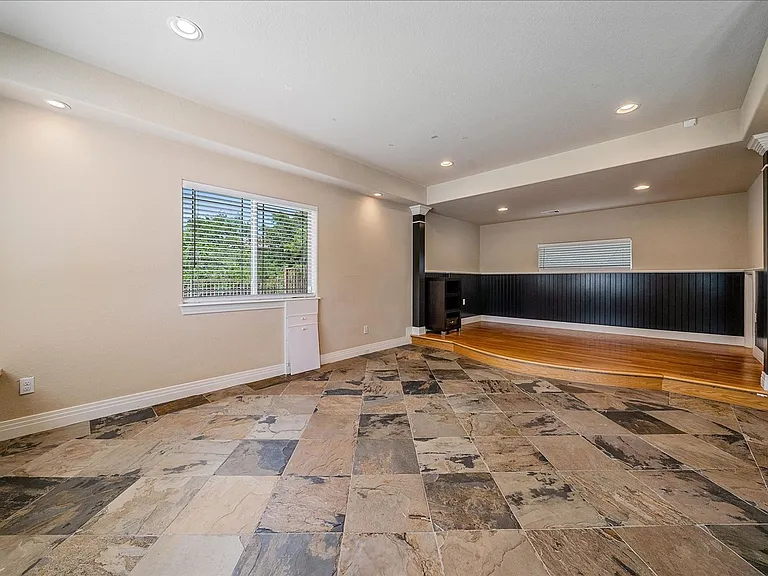 6265 Diamond Ridge Pkwy — Photo 31