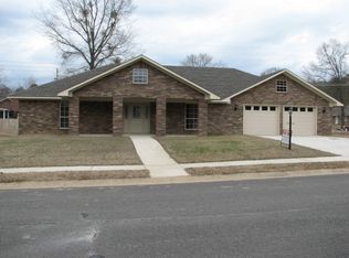 203 E Sonora Dr, Hot Springs National Park, AR 71913