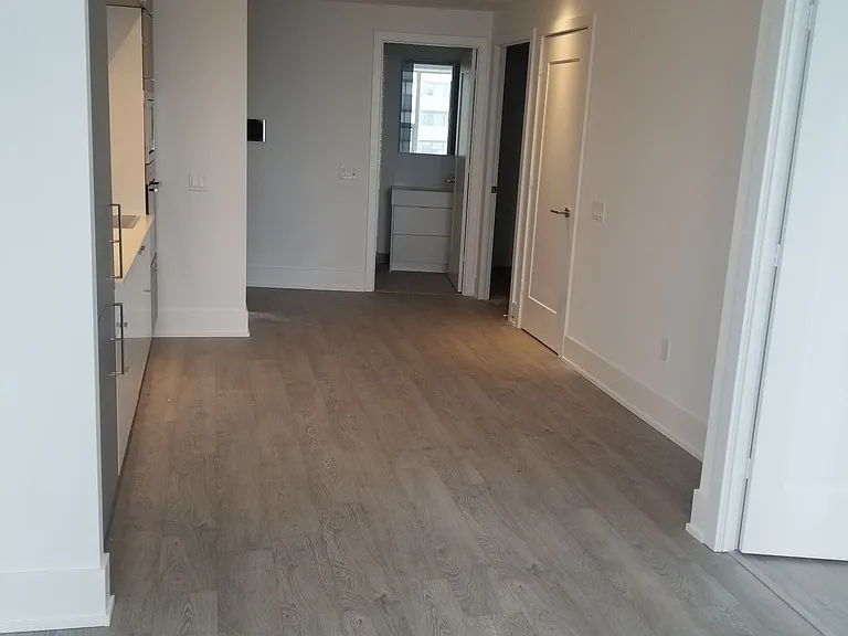 10 York St #5102 — Photo 3