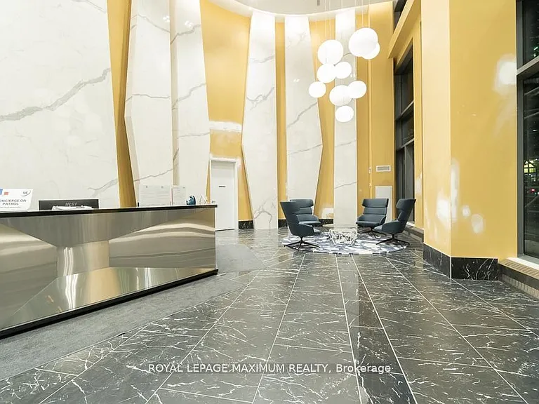 70 Princess St #2015-E — Photo 26