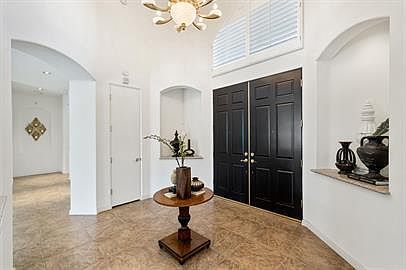 2nd image of 2 King Edward Ct #1