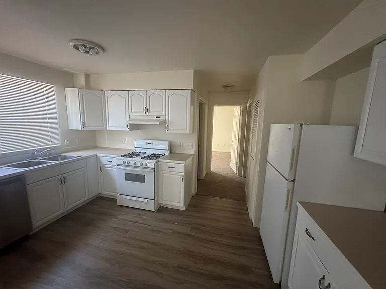 707 E 5th Ave #1 — Photo 2