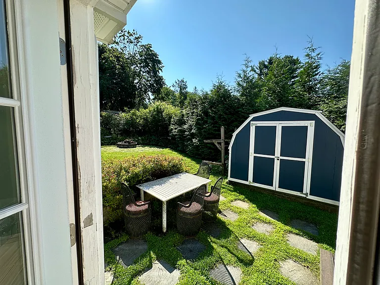 10 Curtis Ave — Photo 21