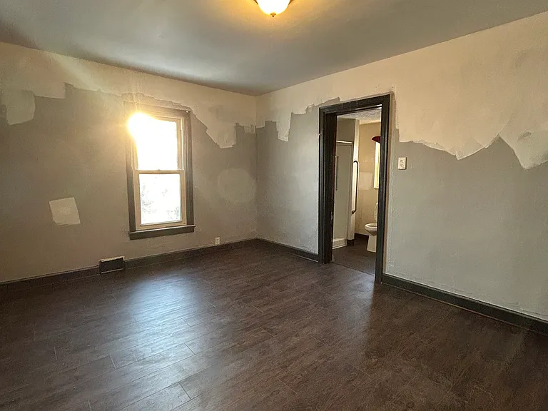 219 Douglas Ave — Photo 9