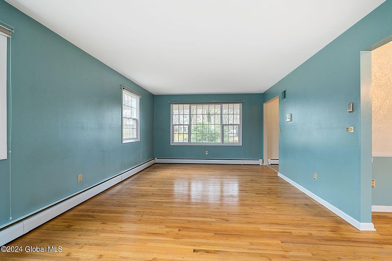 5th image of 166 Wood Dale Drive