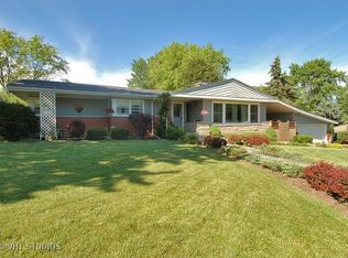 942 Raleigh Rd, Mundelein, IL 60060