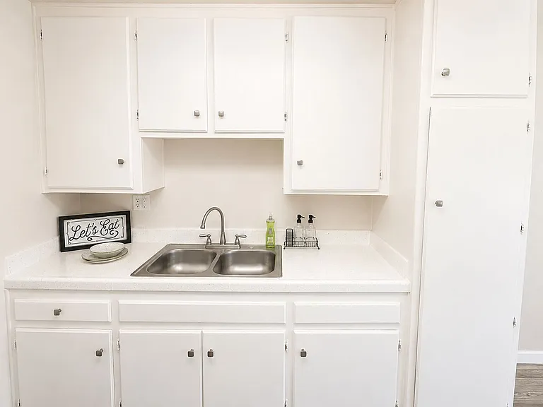 Greentree Apartments — Photo 27