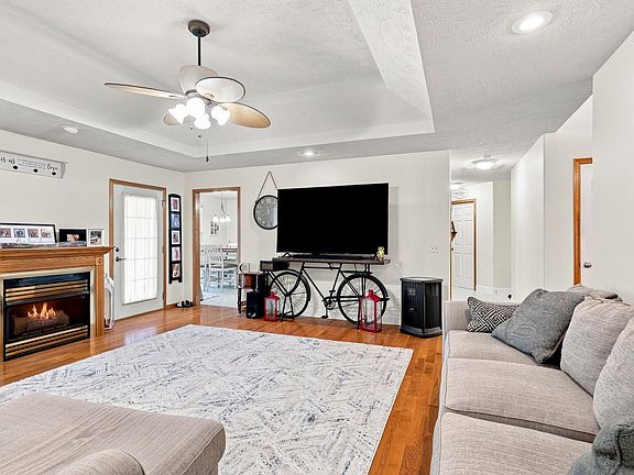 2nd image of 705 W Bryant Street