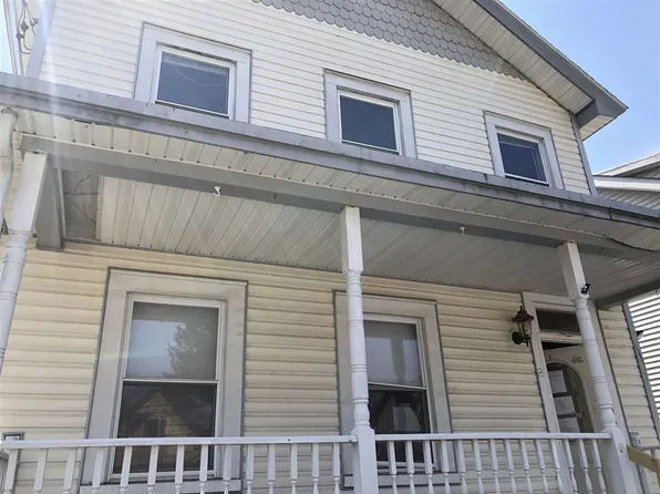8 Brewster St, Milton, NY 12547