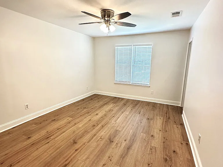 357 W Post Oak Xing — Photo 13