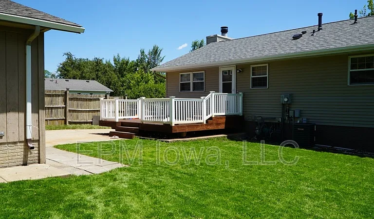 82 W Post Rd NW — Photo 5