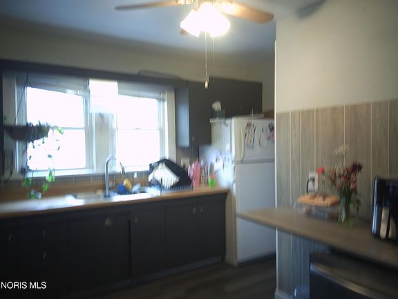 5th image of 840 Karnes Ave