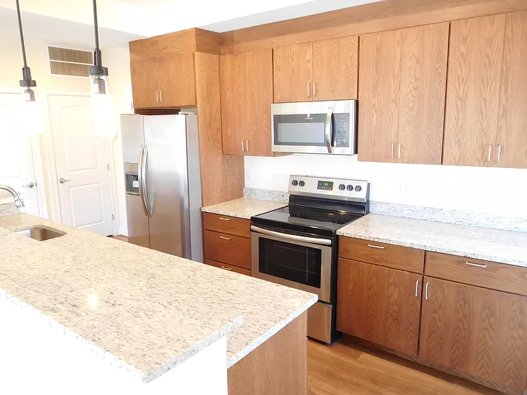 315 Broadway — Photo 10