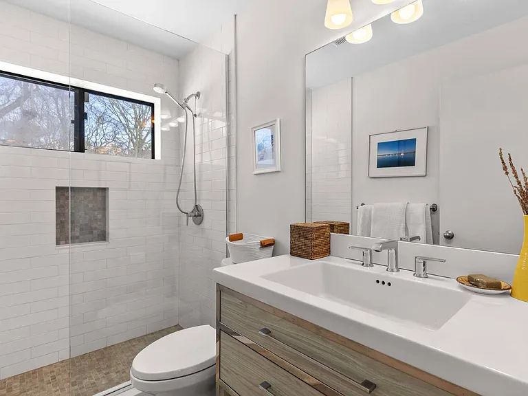79 Spring Pond Ln — Photo 12