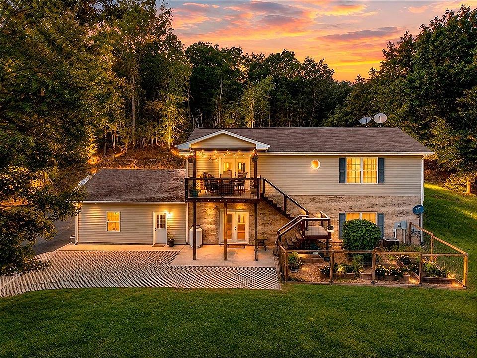 1st image of 2601 Chaucer Ln