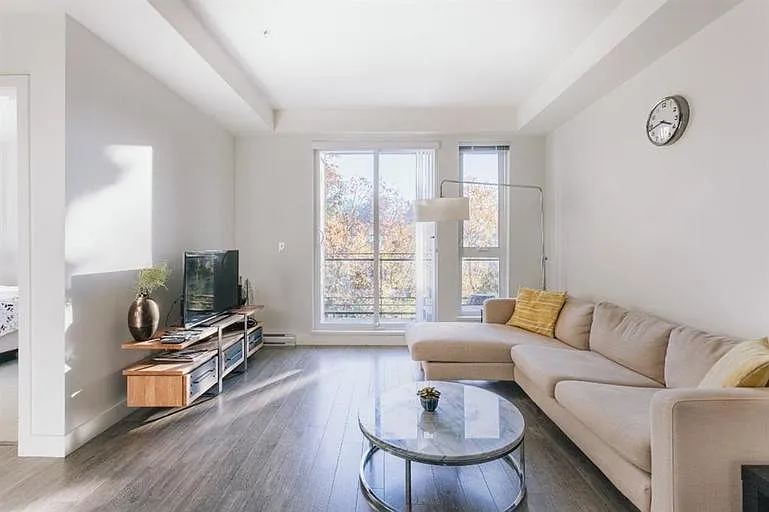 1 bed, 1.0 bath, 700 sqft, $1,900 — Photo 3